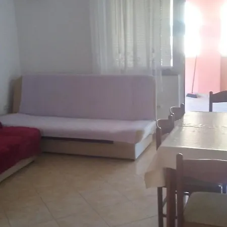 Trputec, Otok Apartman Vir