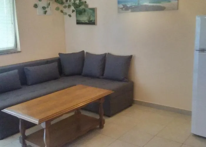 Trputec, Otok 아파트